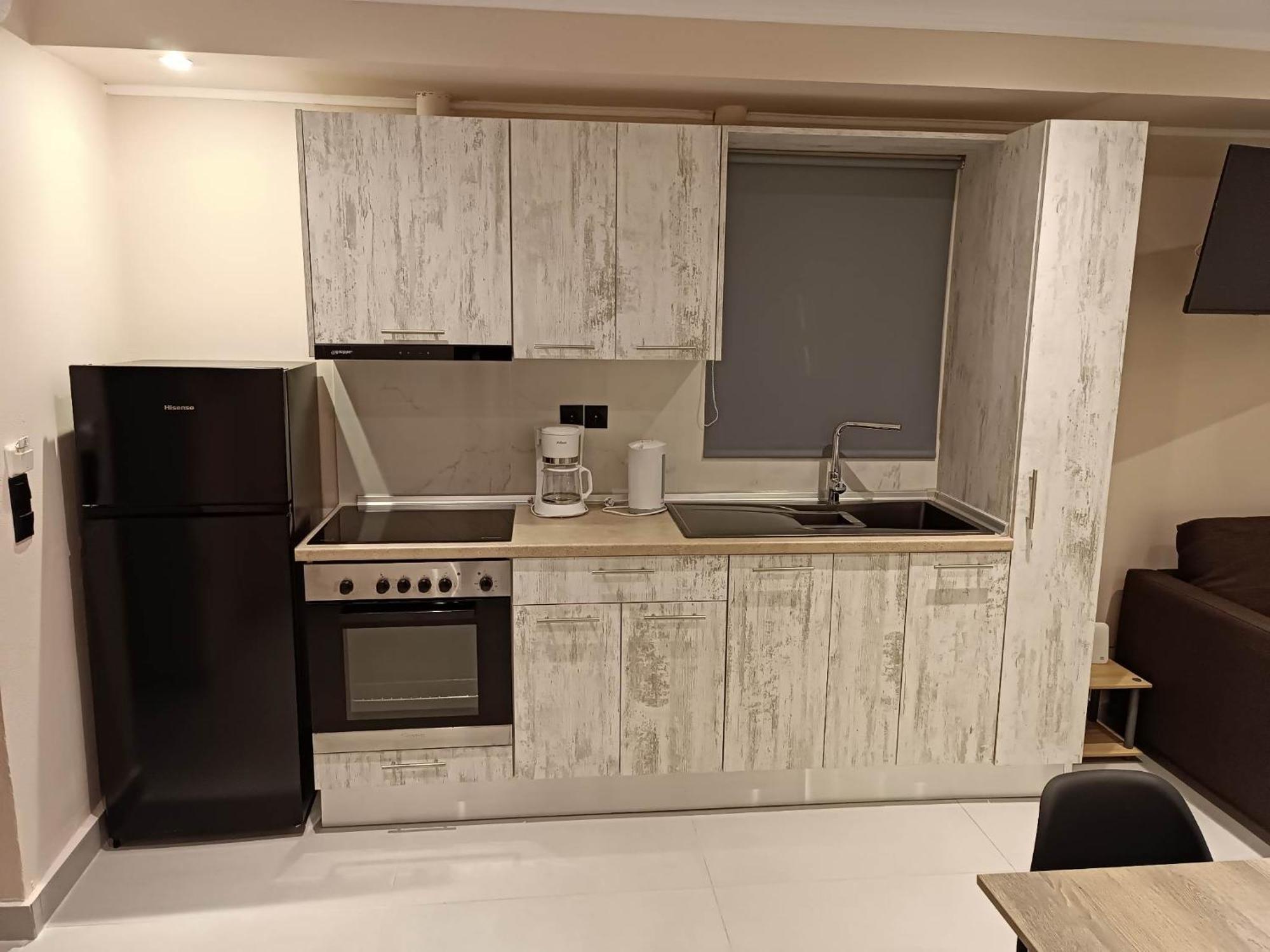 Newly Renovated Apartment Next To The Port Mantouki Exterior photo